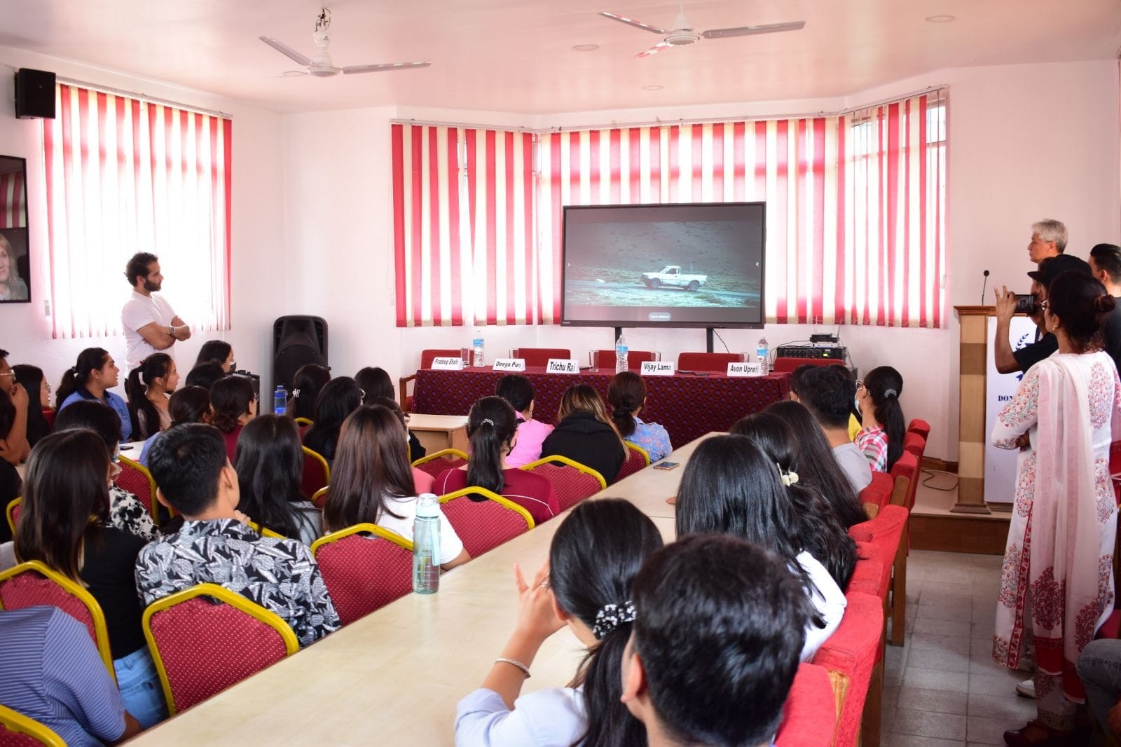 ‘अन्तिम संस्कार’ टिमले गर्यो काठमाडौँका करिव १ दर्जन कलेज पुगेर बिद्यार्थीसंग अन्तरक्रिया