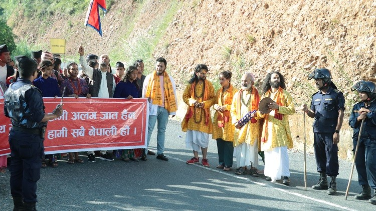 डि.आर. सुजनको  फिल्म (गीत) ‘नेपाली हाम्रो जात’सार्वजनिक